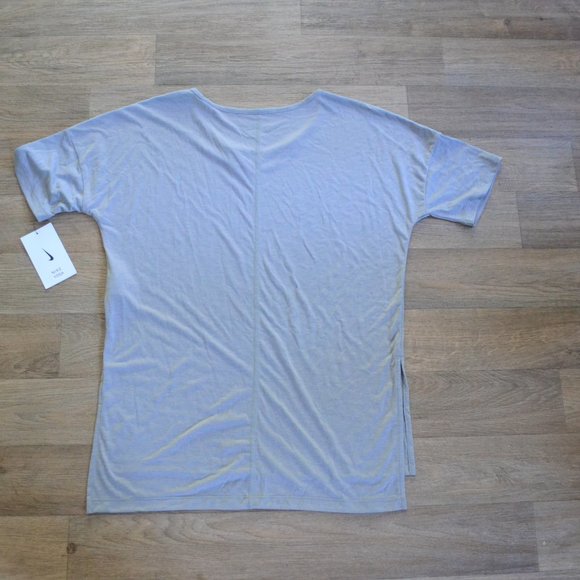 NWT Nike Women's Yoga Grey Short Sleeve Workout Lounge Top Size Small - Picture 4 of 7
